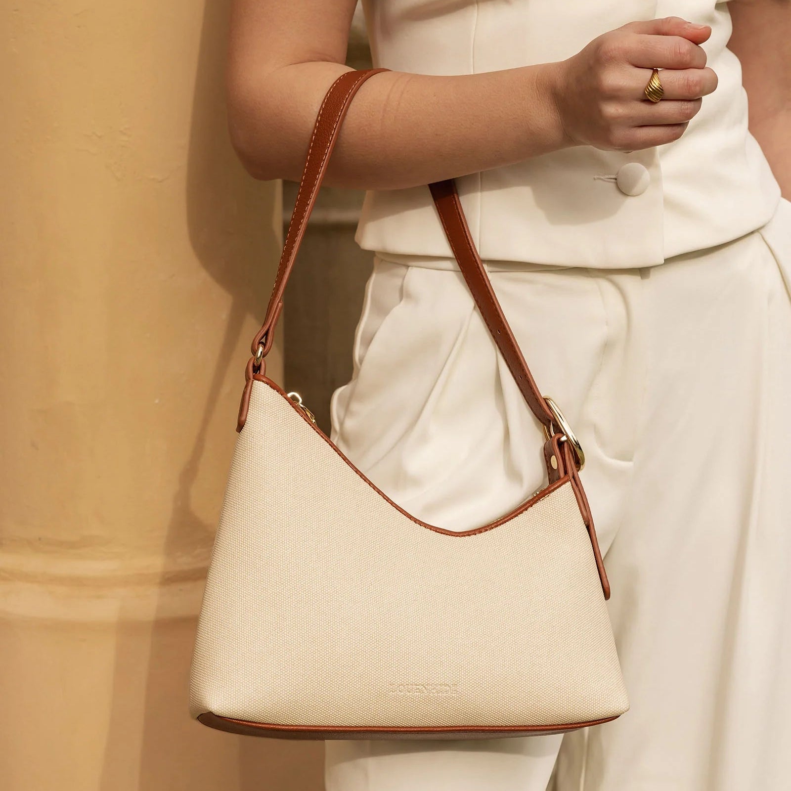 Amelia Shoulder Bag | Canvas/Tan
