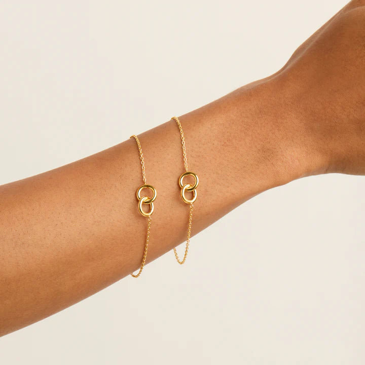 Embrace Bracelet | Gold