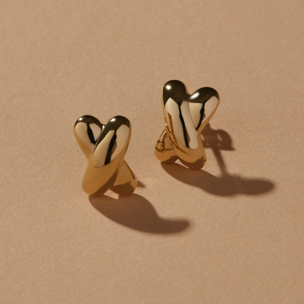 Bisous Studs | Gold