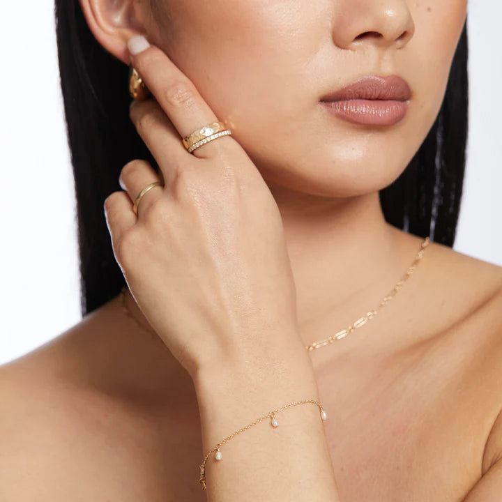 Prim Freshwater Pearl Bracelet | Gold