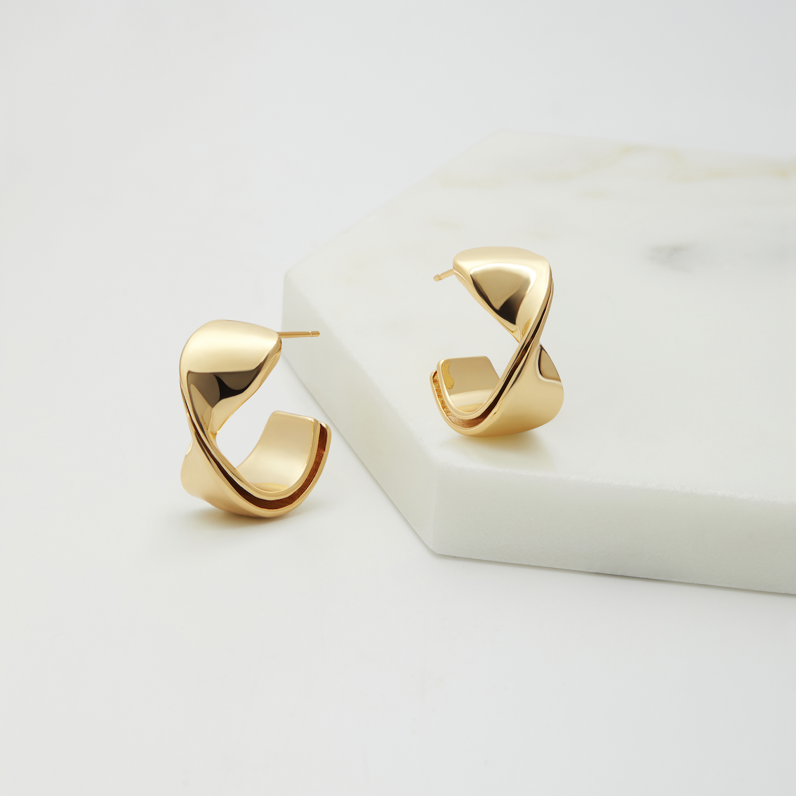 Marnie Hoop | Gold