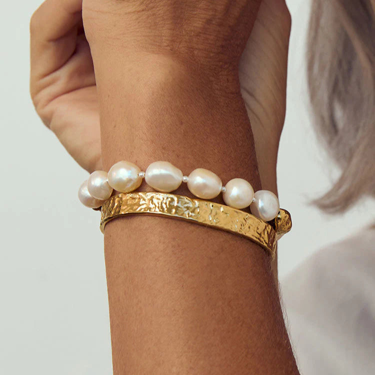 Olivia Cuff Bracelet | Gold