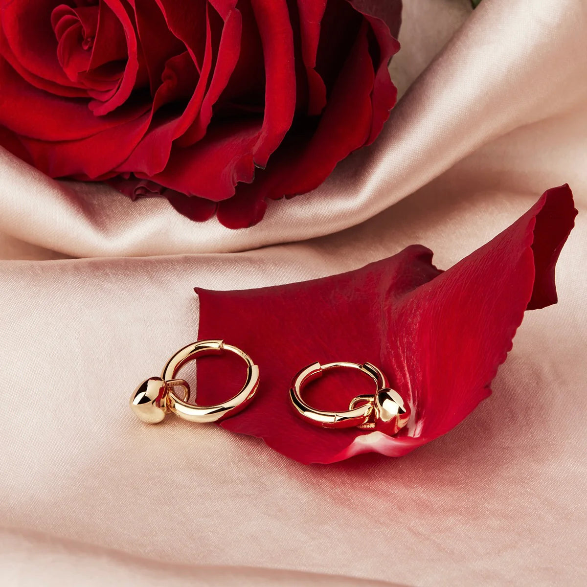 Amore Hoop Earrings | Gold