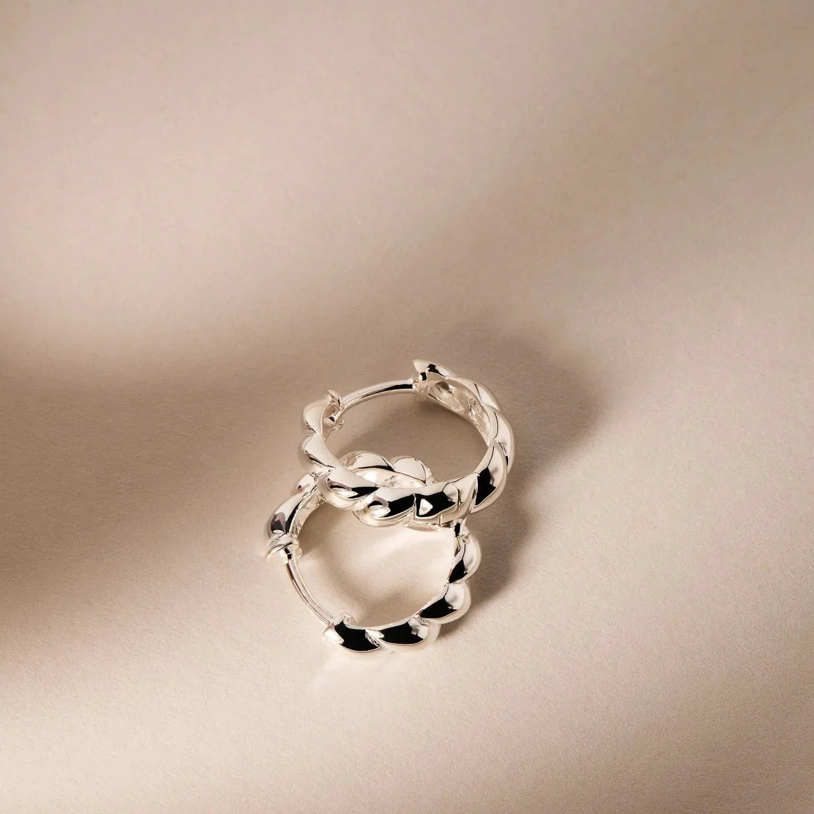 Twist Huggie Earring | Silver