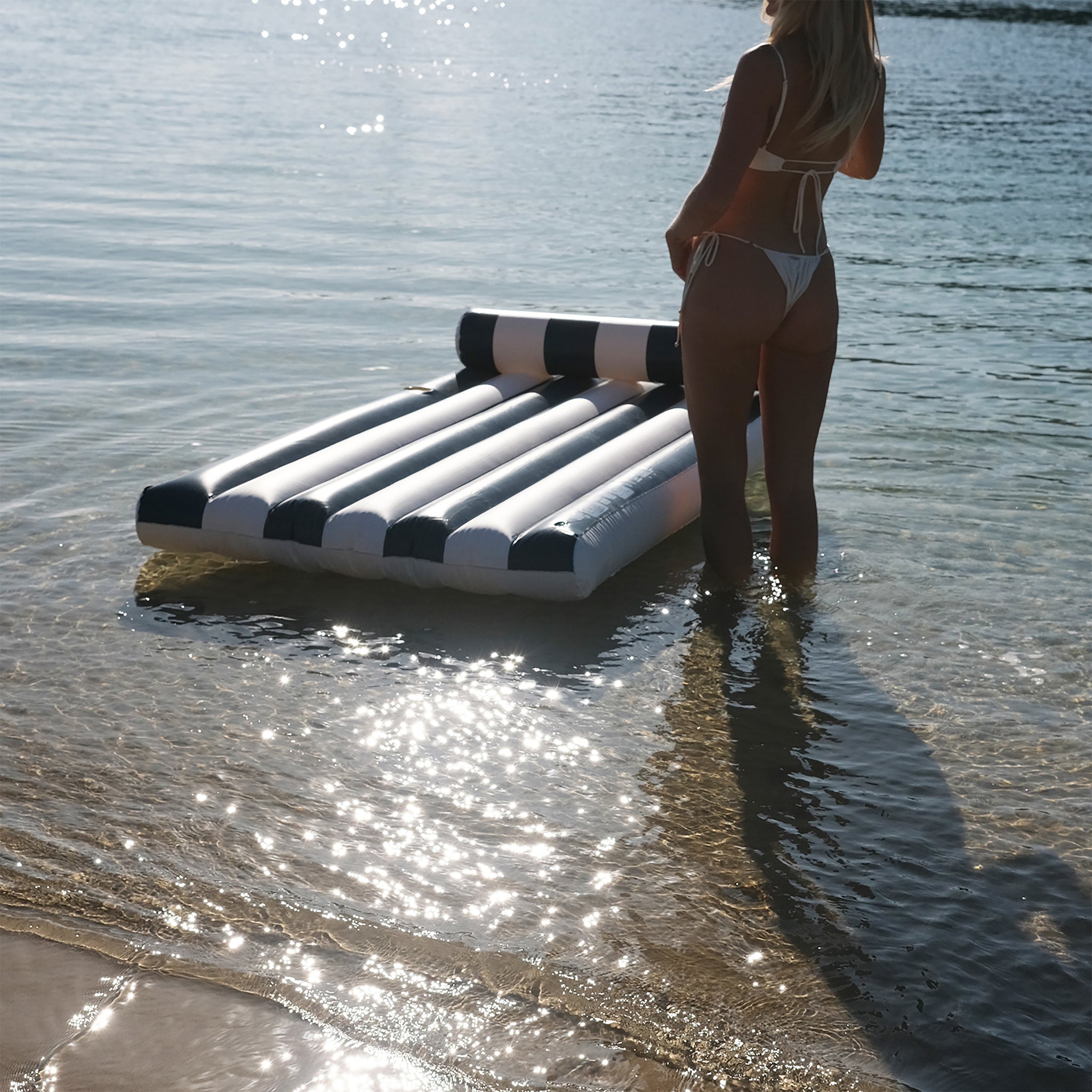 Luxe Lilo Black Stripe