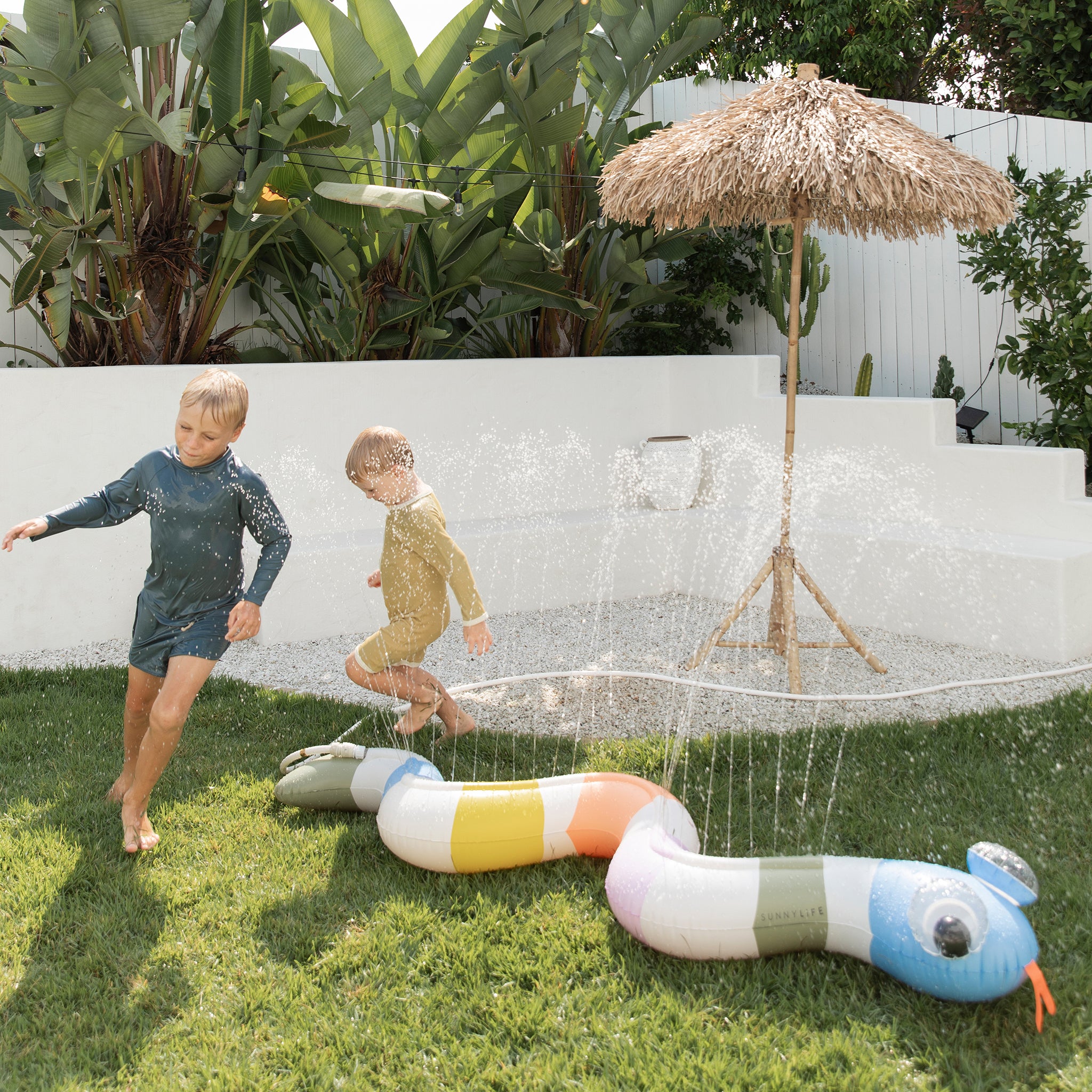 Inflatable Sprinkler Into the Wild Multi