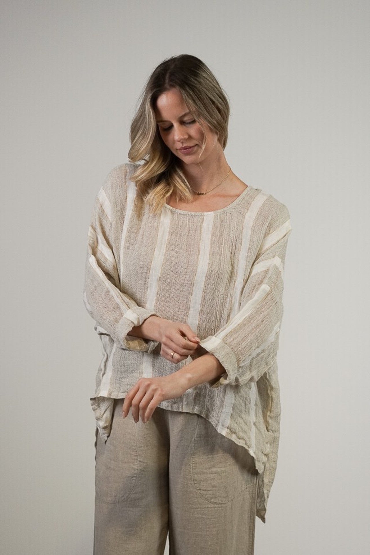 Valentina Top | Natural White w/ Gold Strand