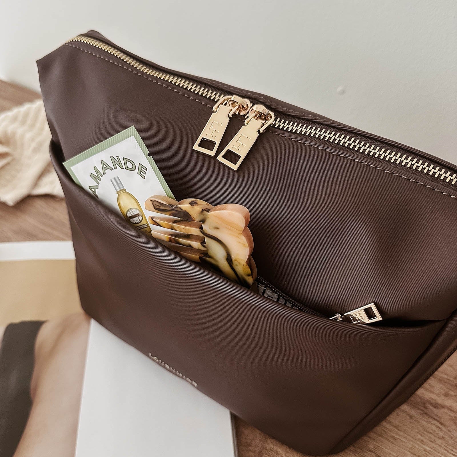 Vanessa Cosmetic Bag | Chocolate