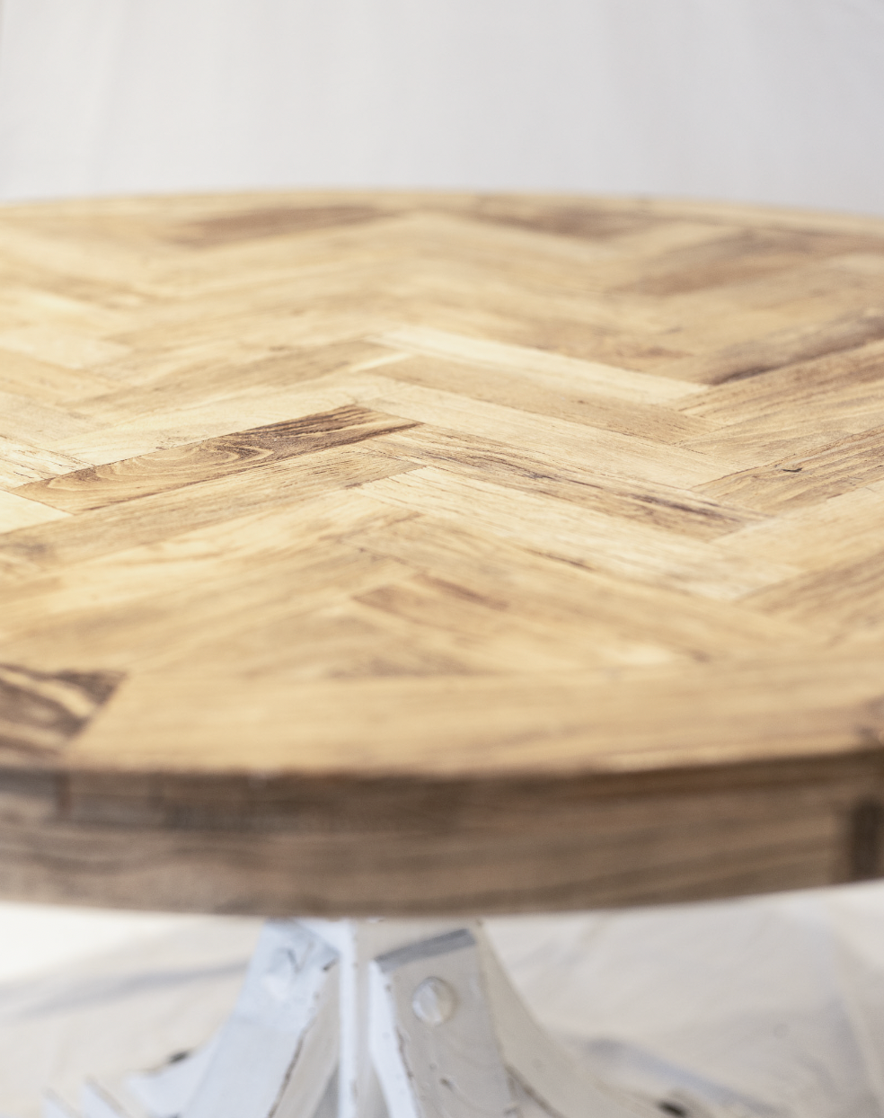Brussels Round Dining Table White Legs