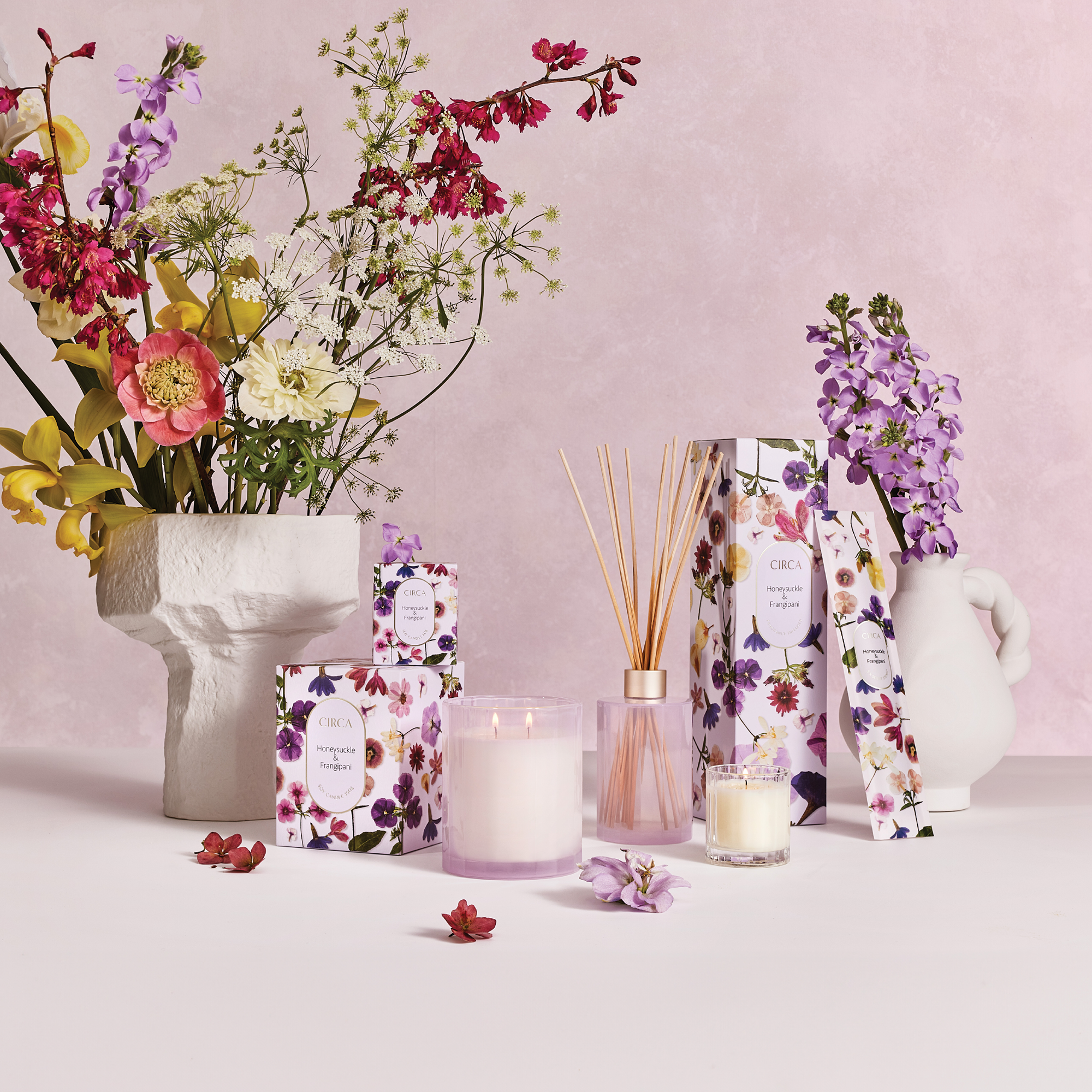 Honeysuckle &amp; Frangipani 60g Candle