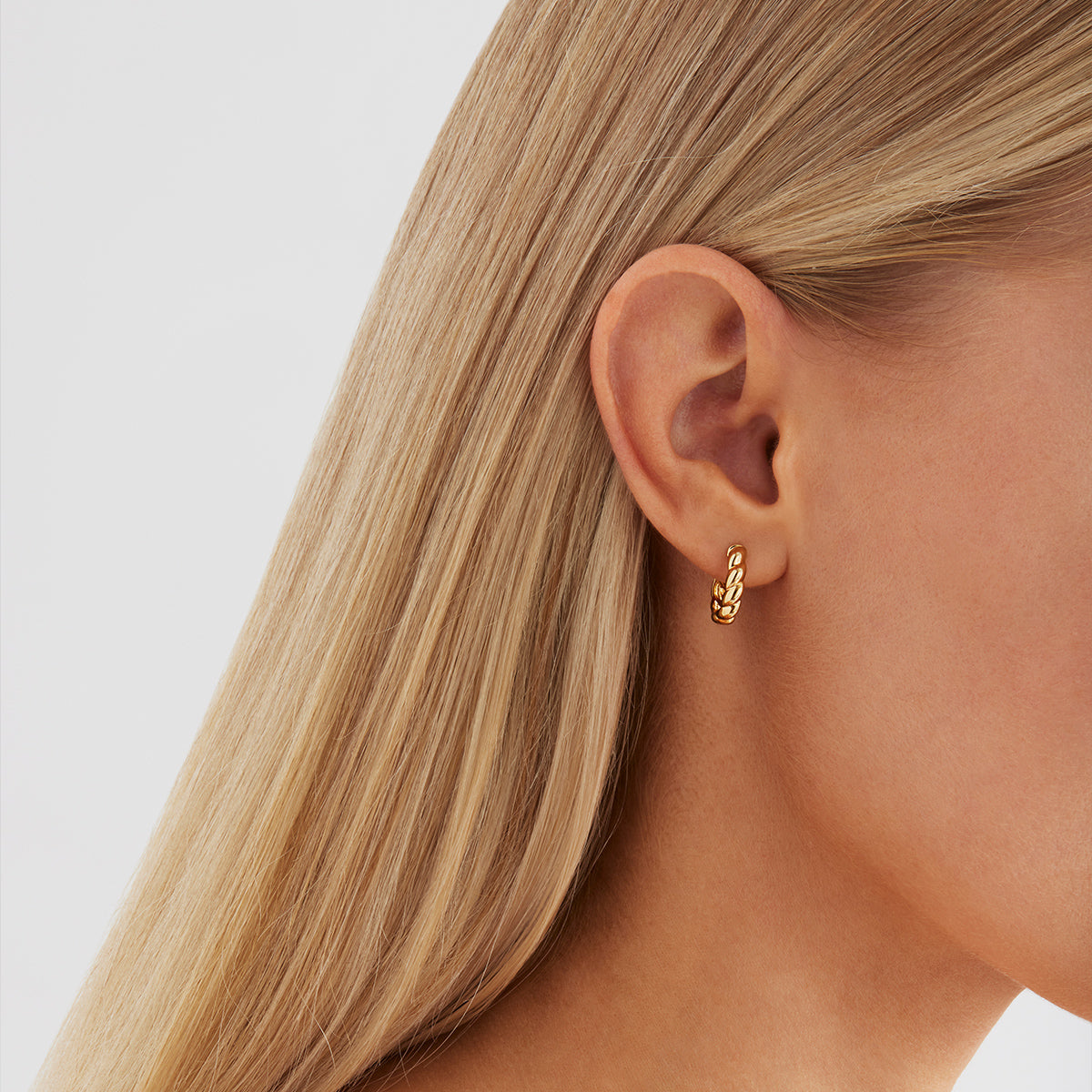 Twist Huggie Earring  | Gold