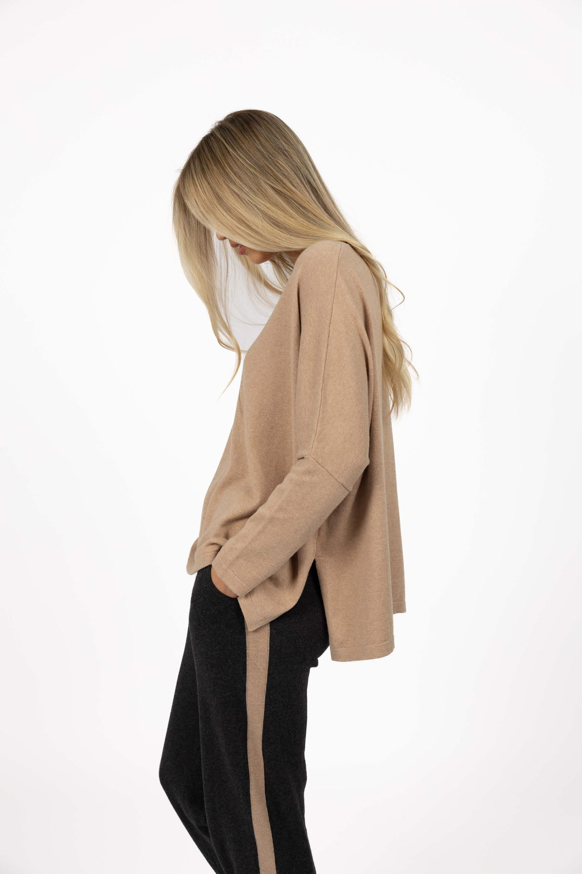 Humidity Lifestyle | Grande Sweater | Latte #1