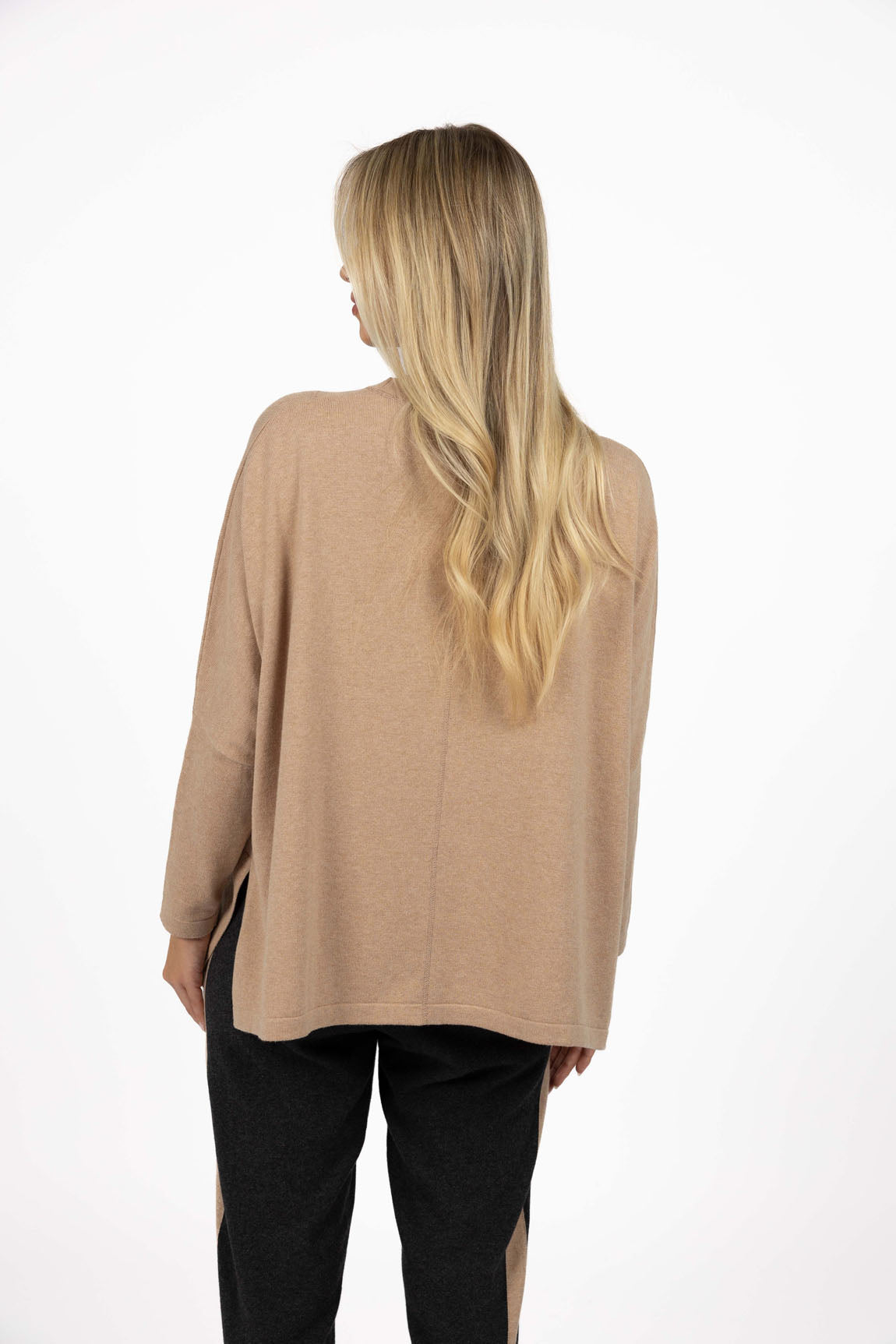 Humidity Lifestyle | Grande Sweater | Latte #3
