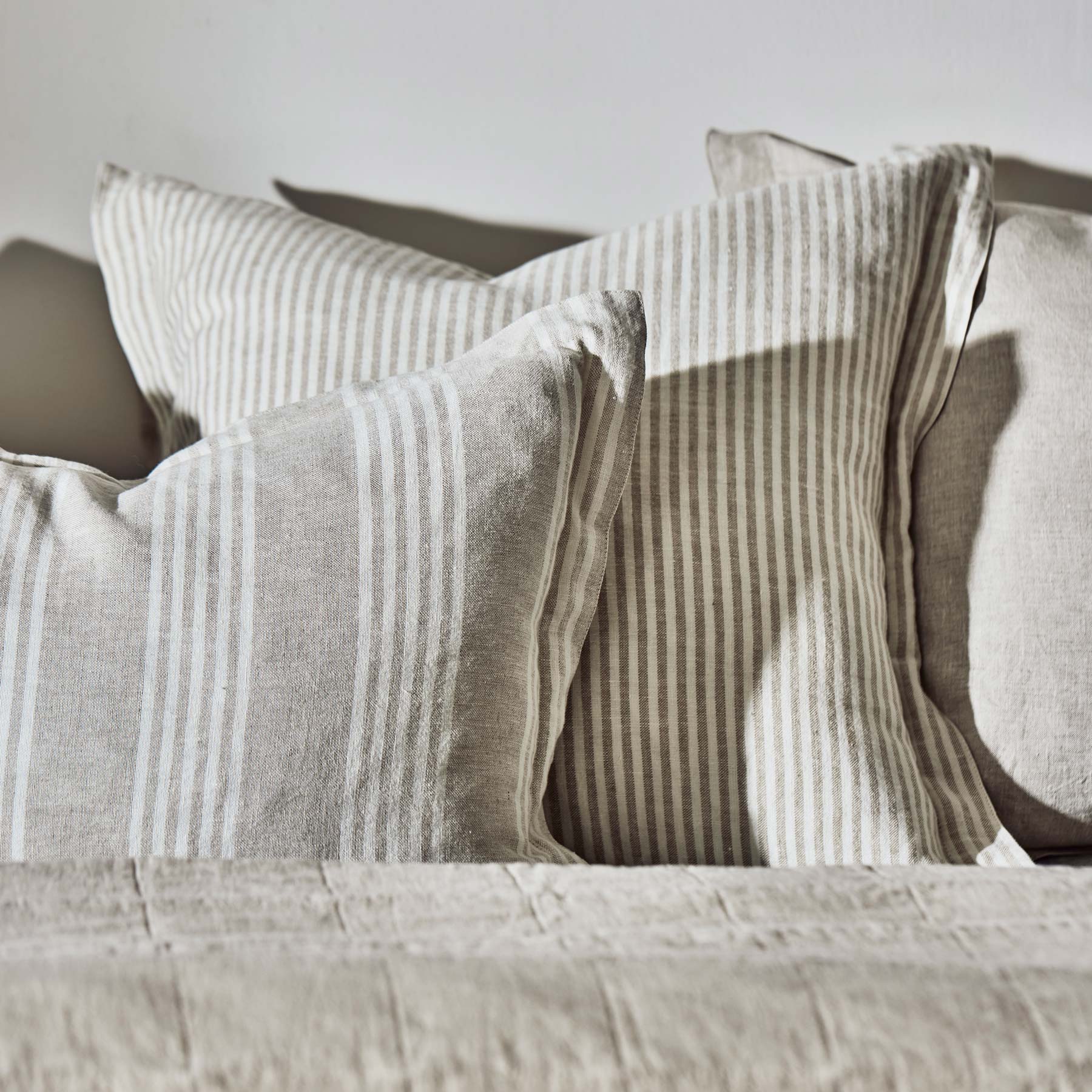 Hayes Linen/White Pinstripe Cushion