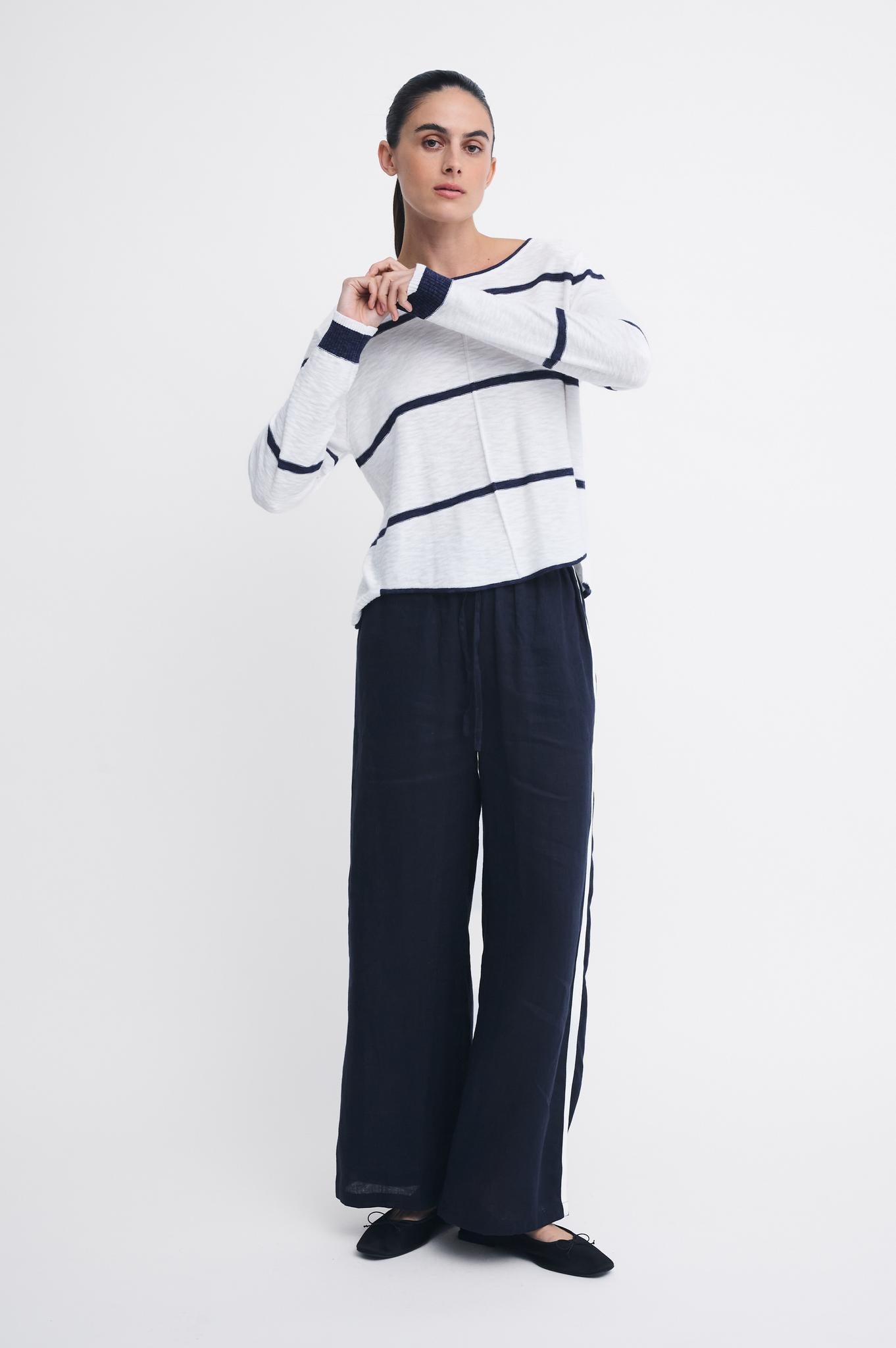 Kaia Top | White/Navy