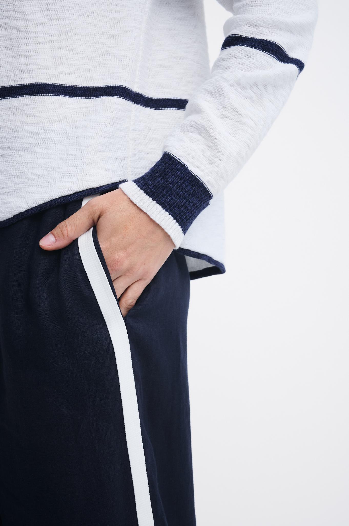 Kaia Top | White/Navy