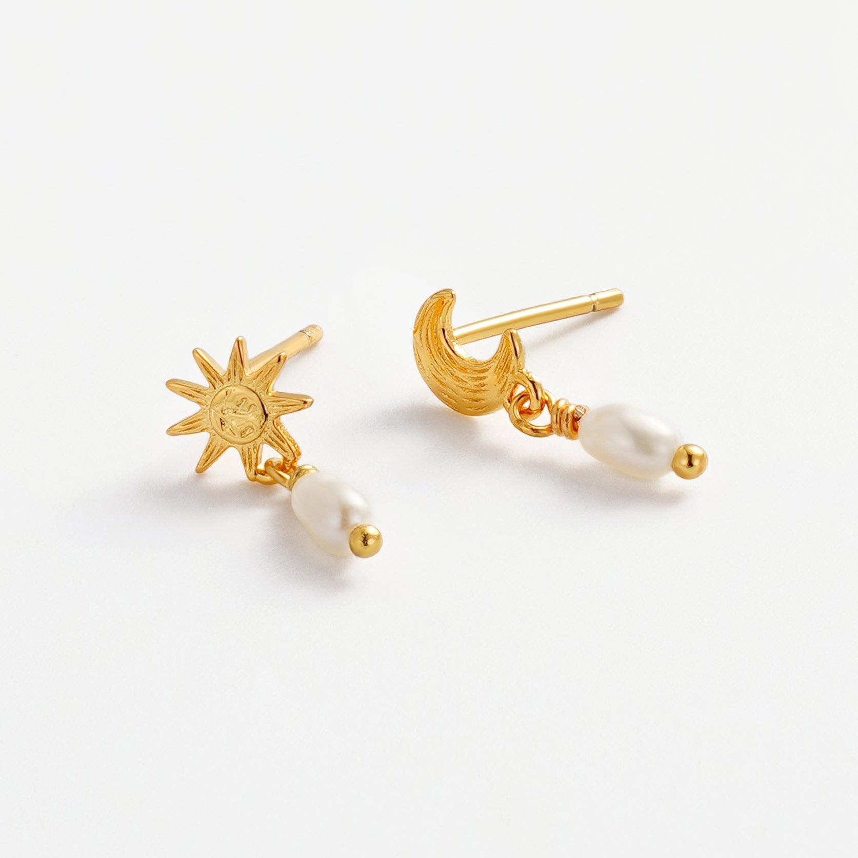 Luna Pearl Drop Earring