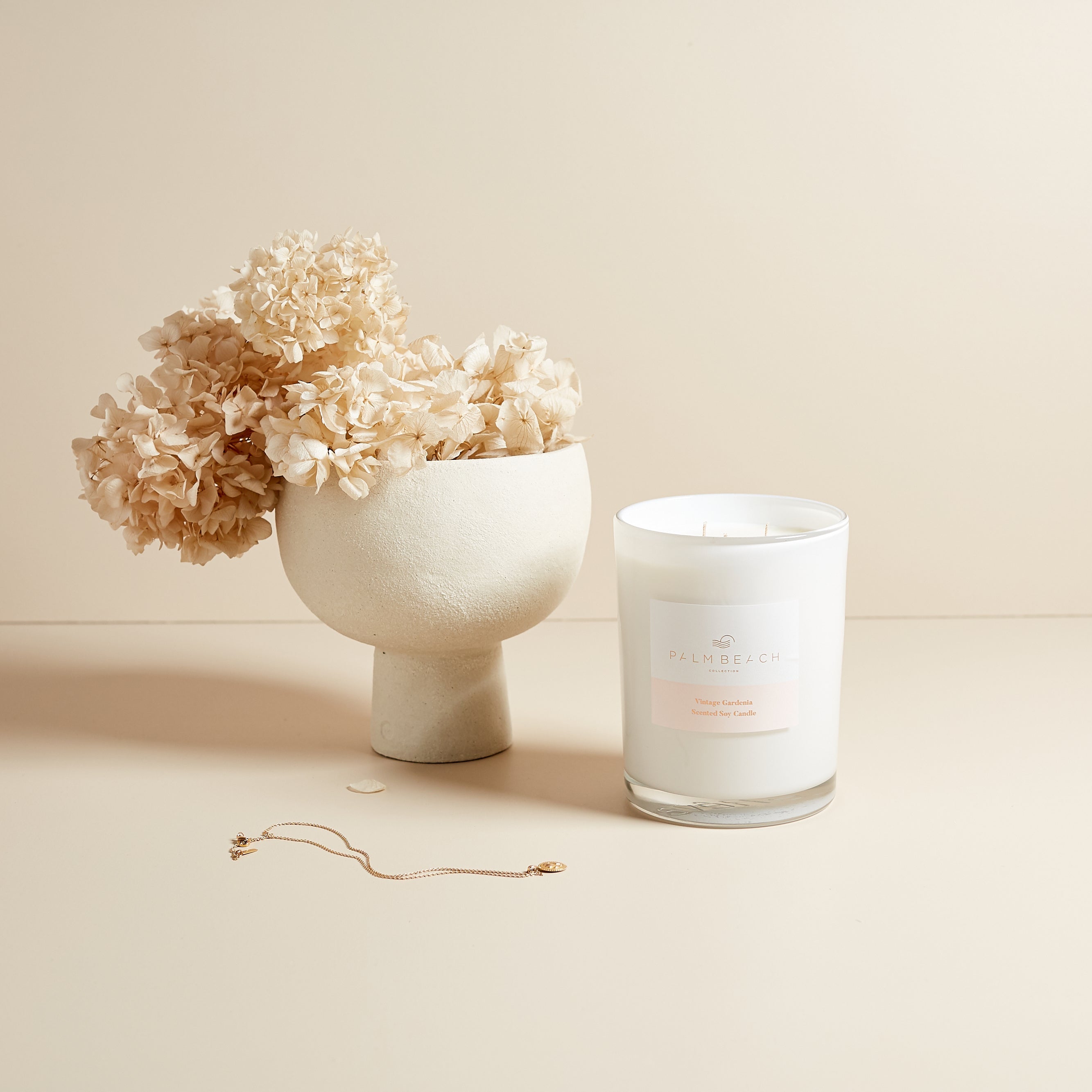 Vintage Gardenia 850g Deluxe Candle