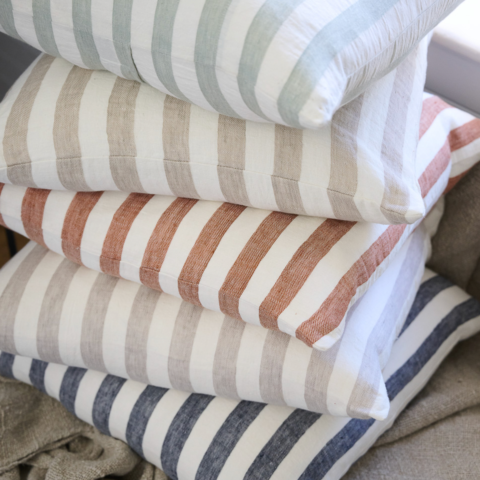 Santi Outdoor Cushion | White/Navy Stripe