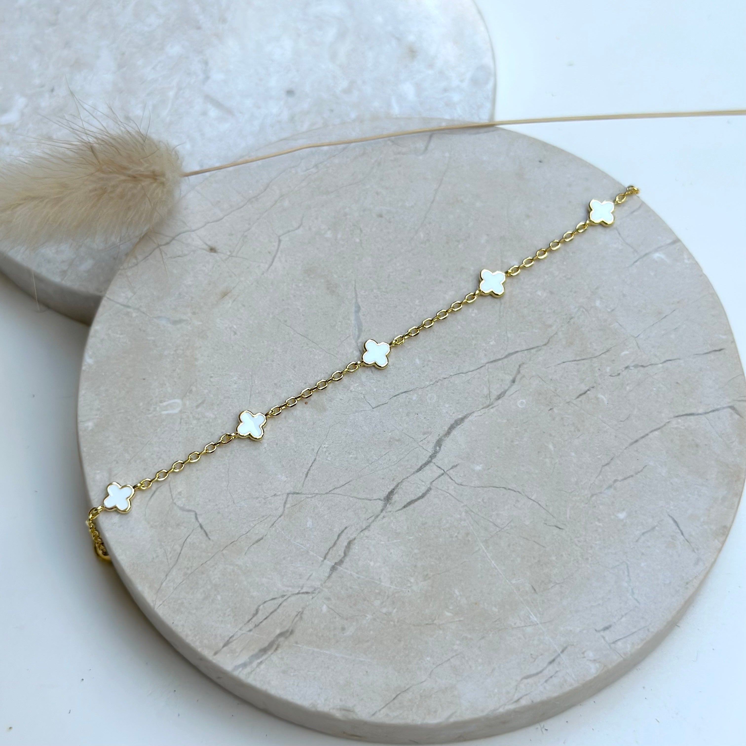 White Flower Bracelet | Gold